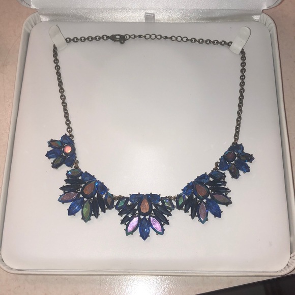 Jewelry - Statement Neckalace